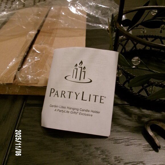 PartyLite Garden Lites Hanging Candle Holder P8102 Metal Leaf Black Lantern w/Bx - Picture 4 of 9